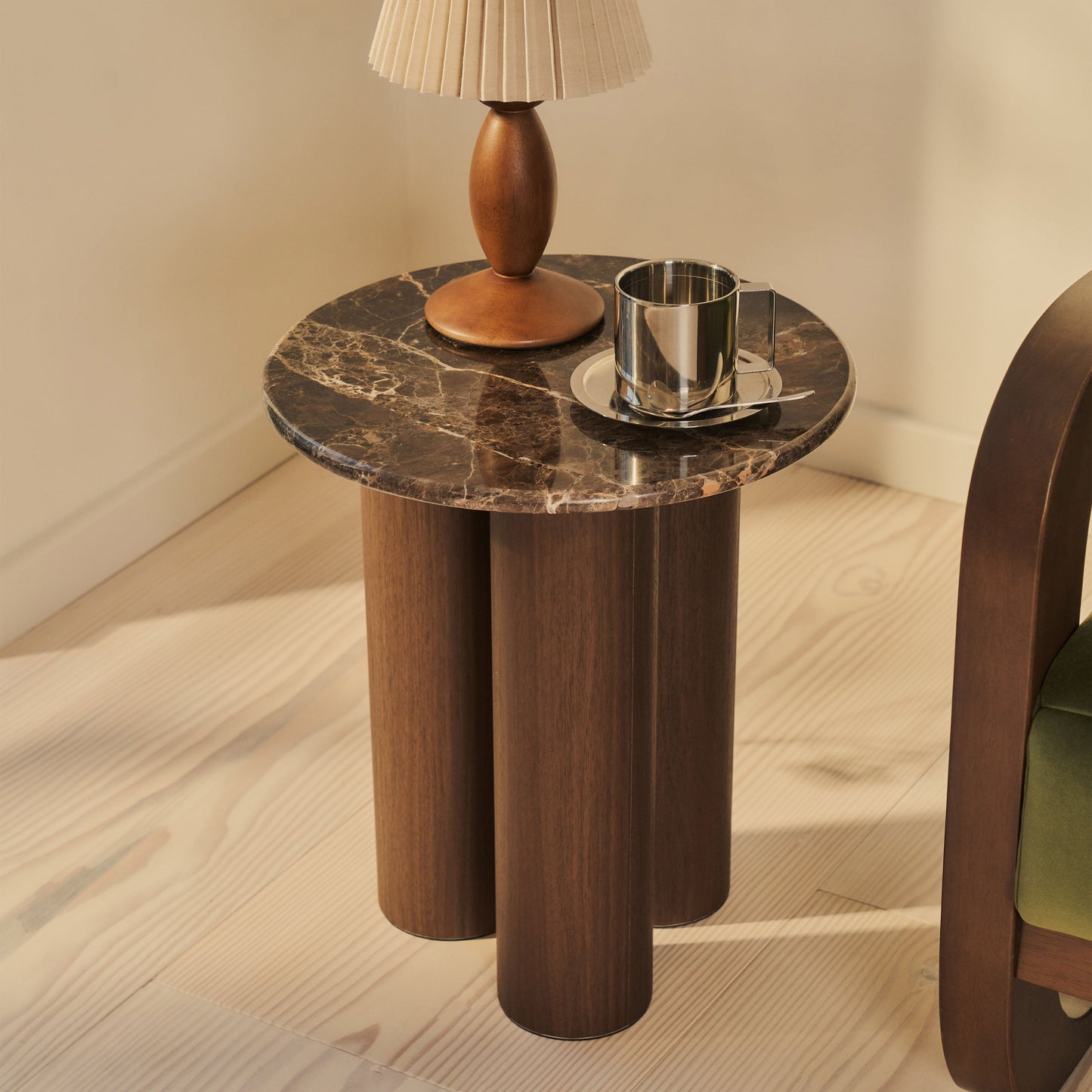 Trivium - Table d'Appoint Ronde en Bois Foncé Dark Emperador Premium