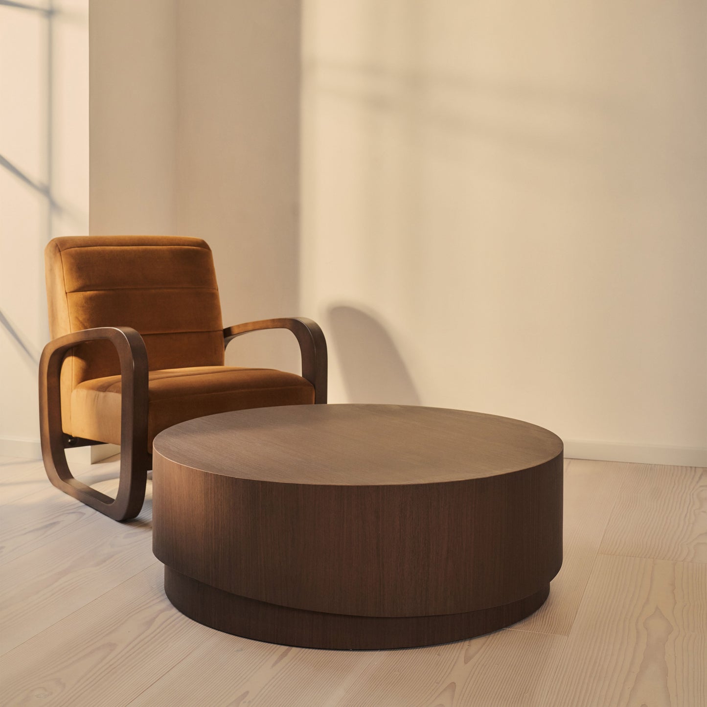 Magna - Table Basse Ondulée en Bois Foncé