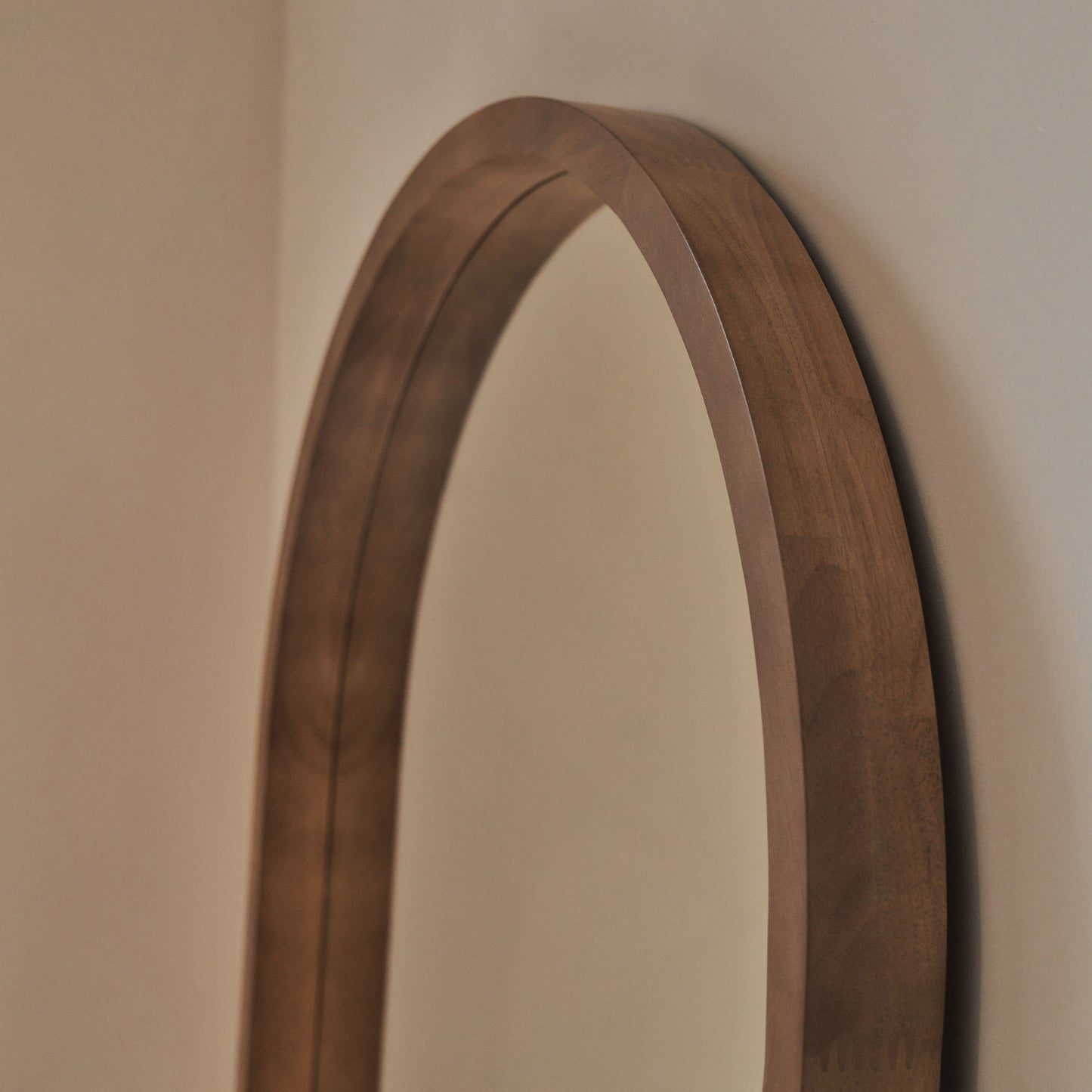 Lilia - Miroir en bois chaud plein pied arche 170cm x 80cm