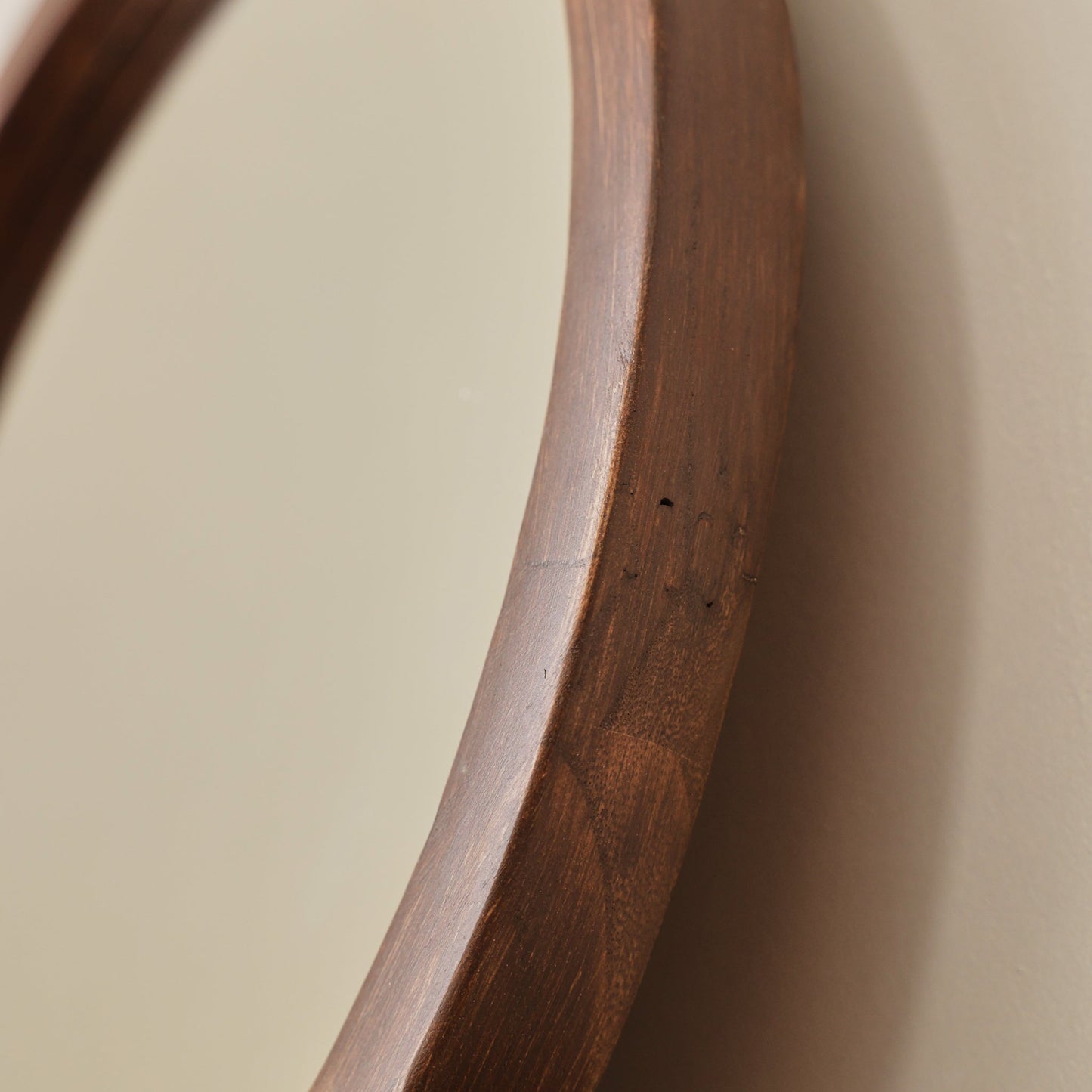 Arden - Miroir mural rond en bois foncé 40cm x 40cm
