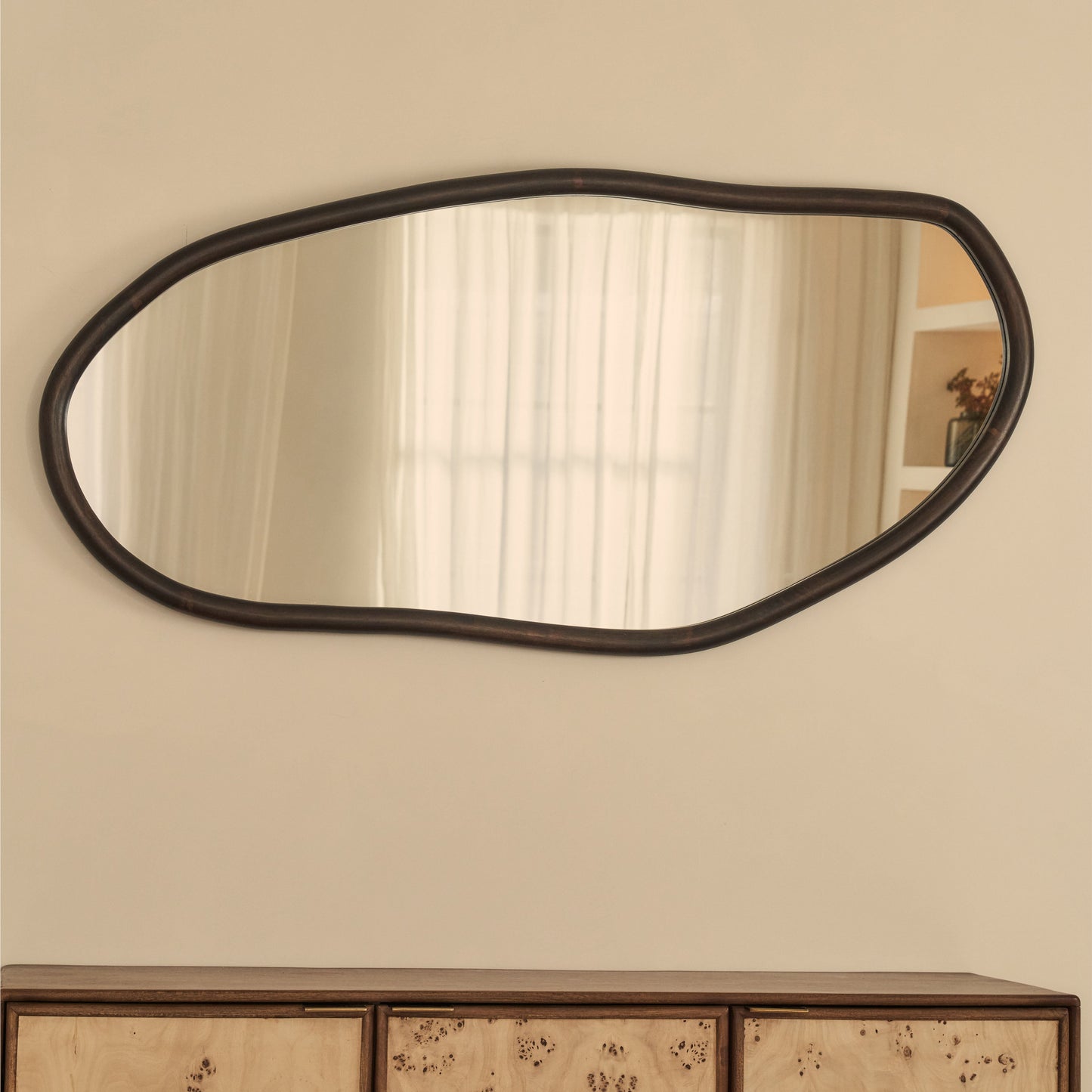 Aaliyah - Miroir mural irrégulier en bois foncé 150cm x 75cm