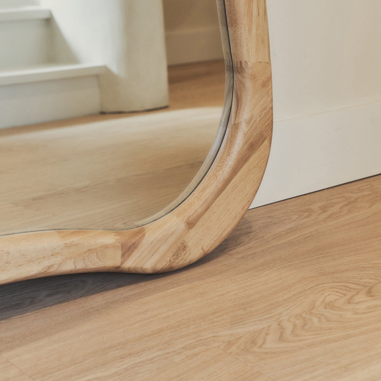 Arcurva - Miroir irrégulier extra grand pleine longueur en bois clair 190cm x 120cm