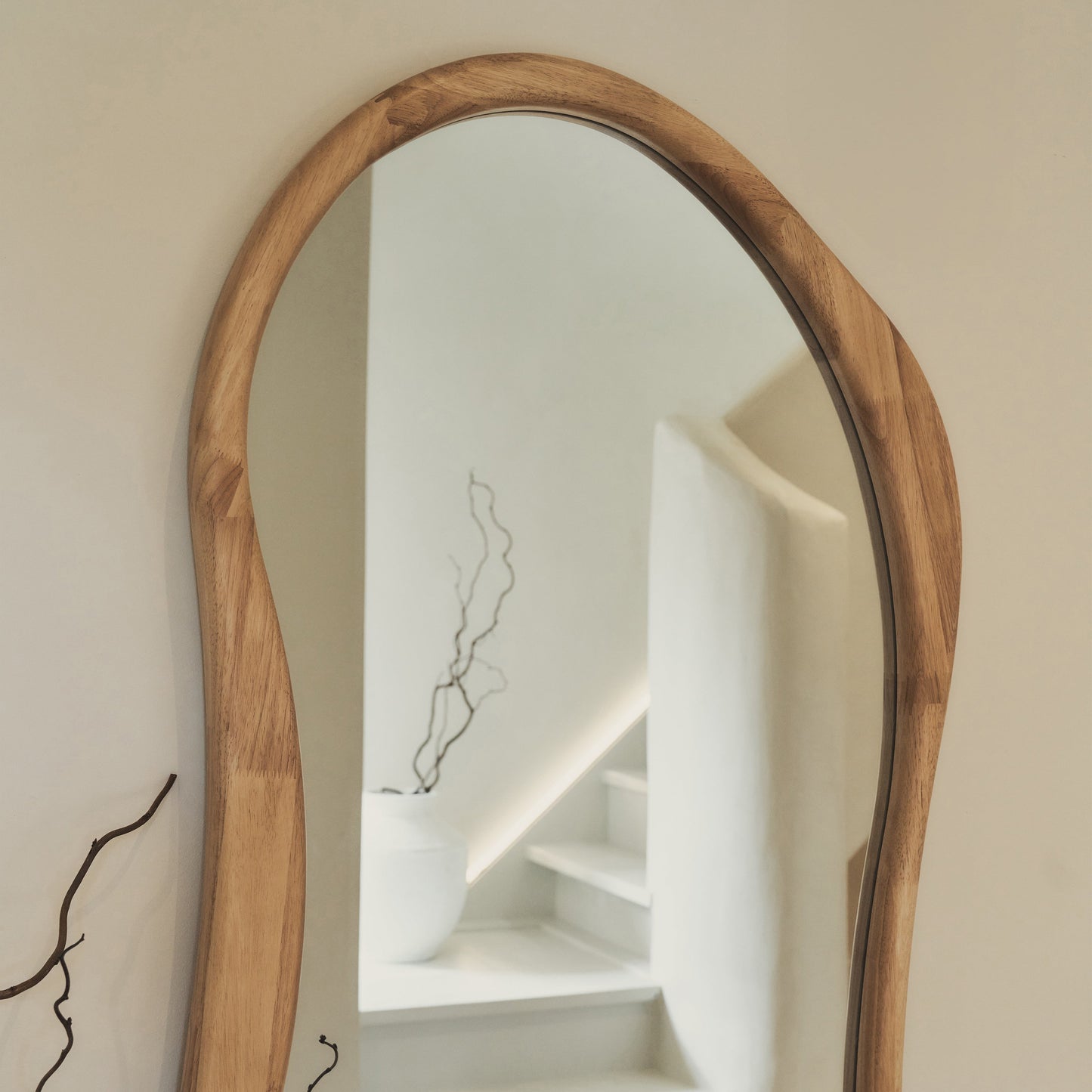 Arcurva - Grand miroir irrégulier en bois clair pleine longueur 170 cm x 85 cm