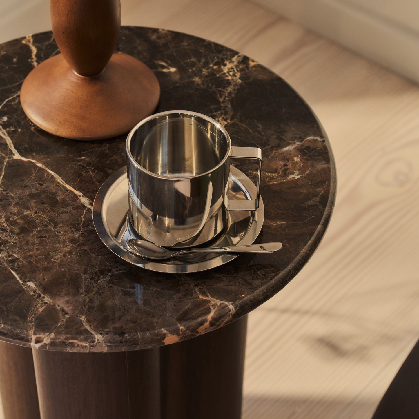 Trivium - Table d'Appoint Ronde en Bois Foncé Dark Emperador Premium