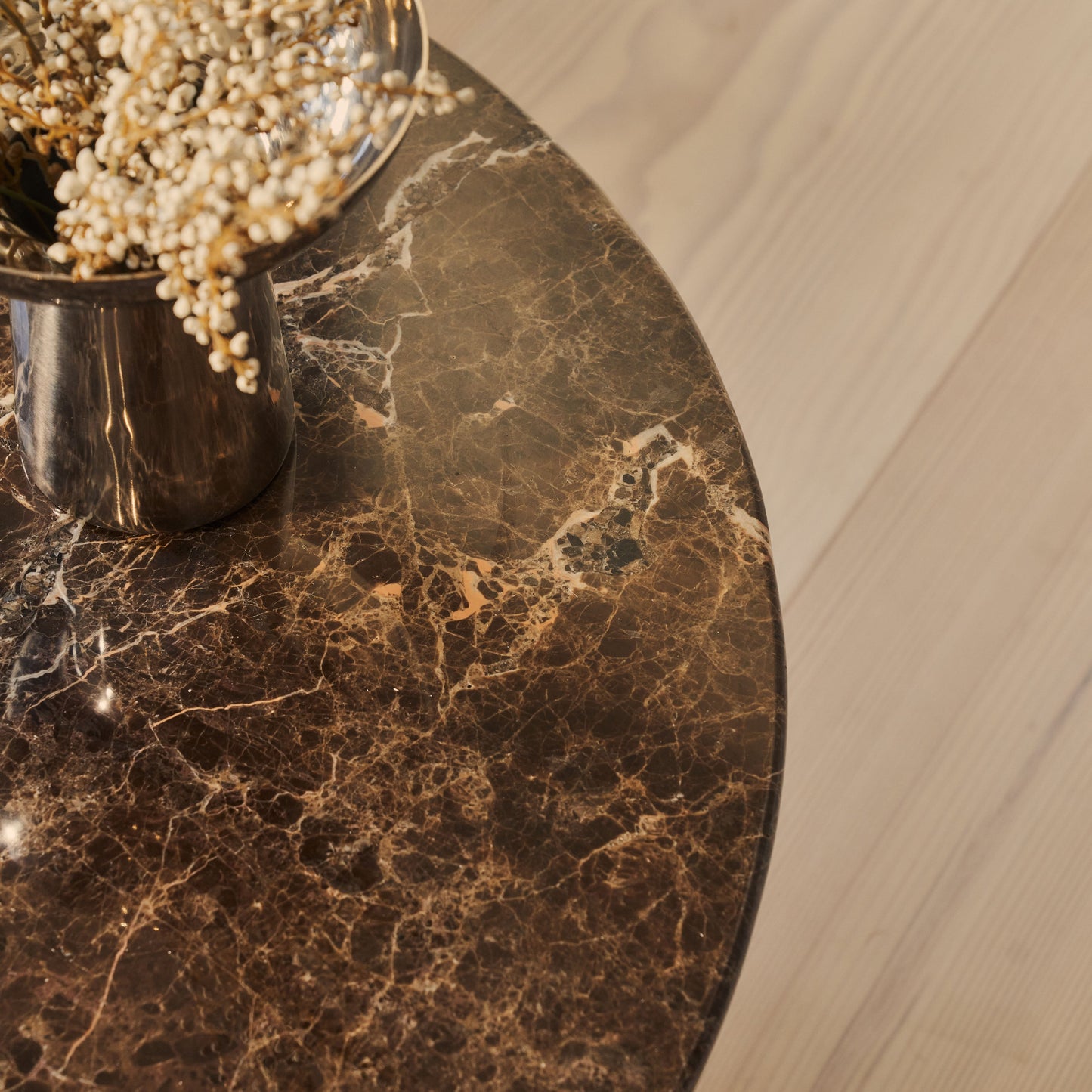 Trivium - Table Basse Ronde en Bois Foncé Dark Emperador Premium