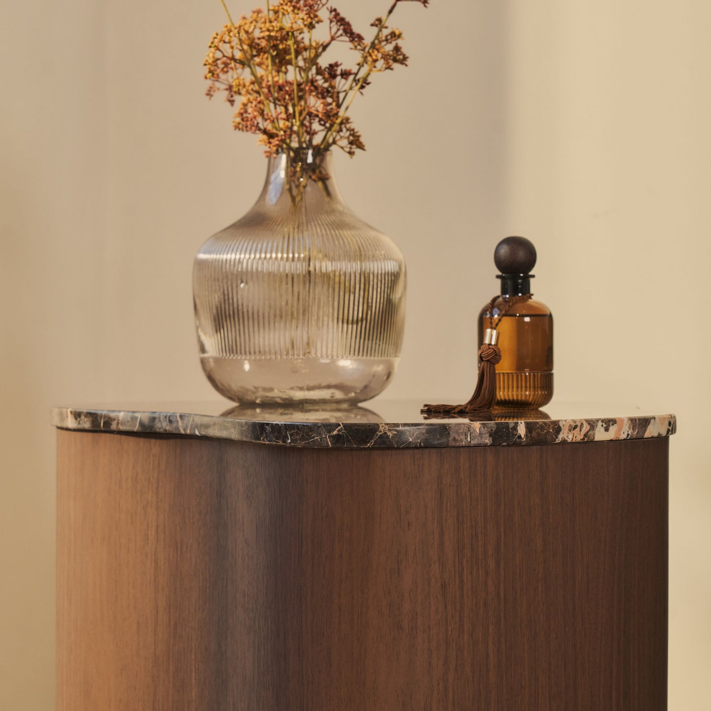 Arlo - Table d'Appoint Premium en Bois Foncé Emperador Irregulier