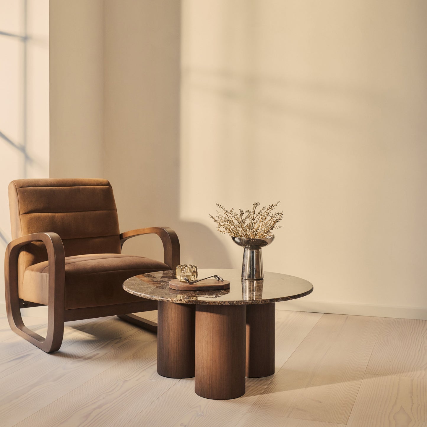 Trivium - Table Basse Ronde en Bois Foncé Dark Emperador Premium