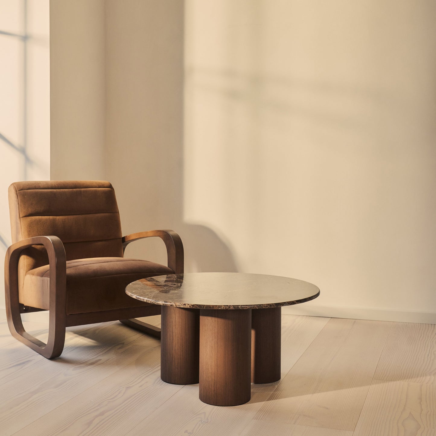 Trivium - Table Basse Ronde en Bois Foncé Dark Emperador Premium