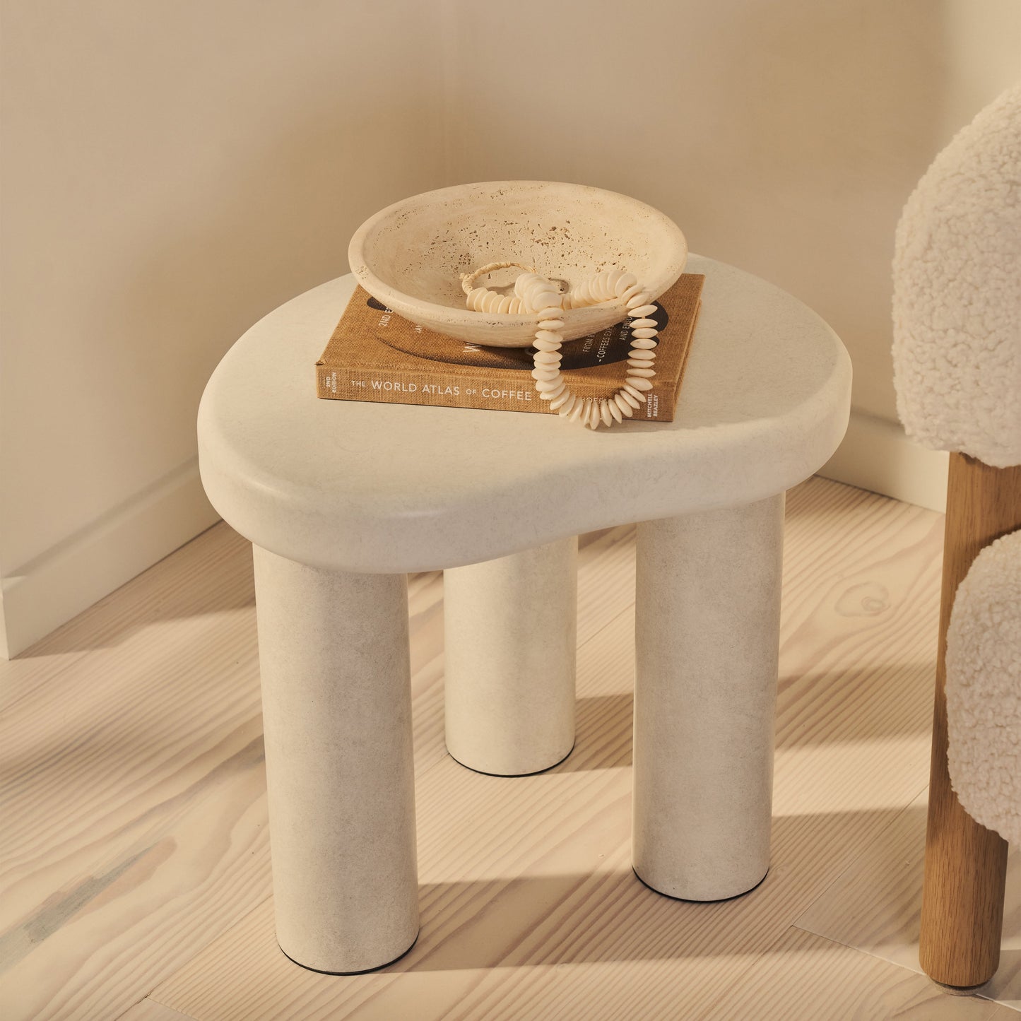 Savanna - Table d'Appoint en Bois Irrégulier et Béton
