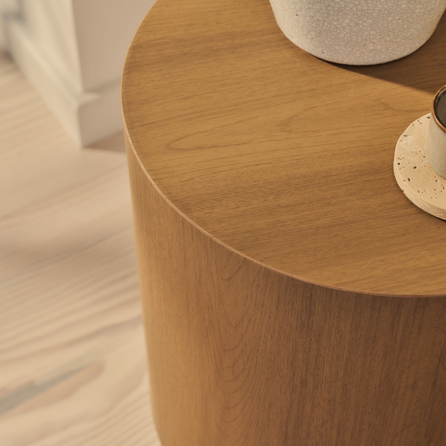 Magna - Table d'Appoint Onde en Bois Chaleureux