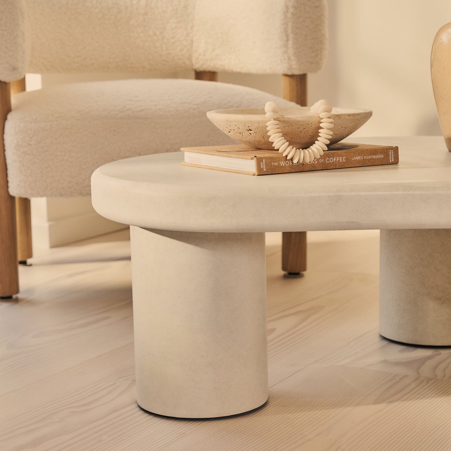 Savanna - Table basse en bois irrégulier et béton