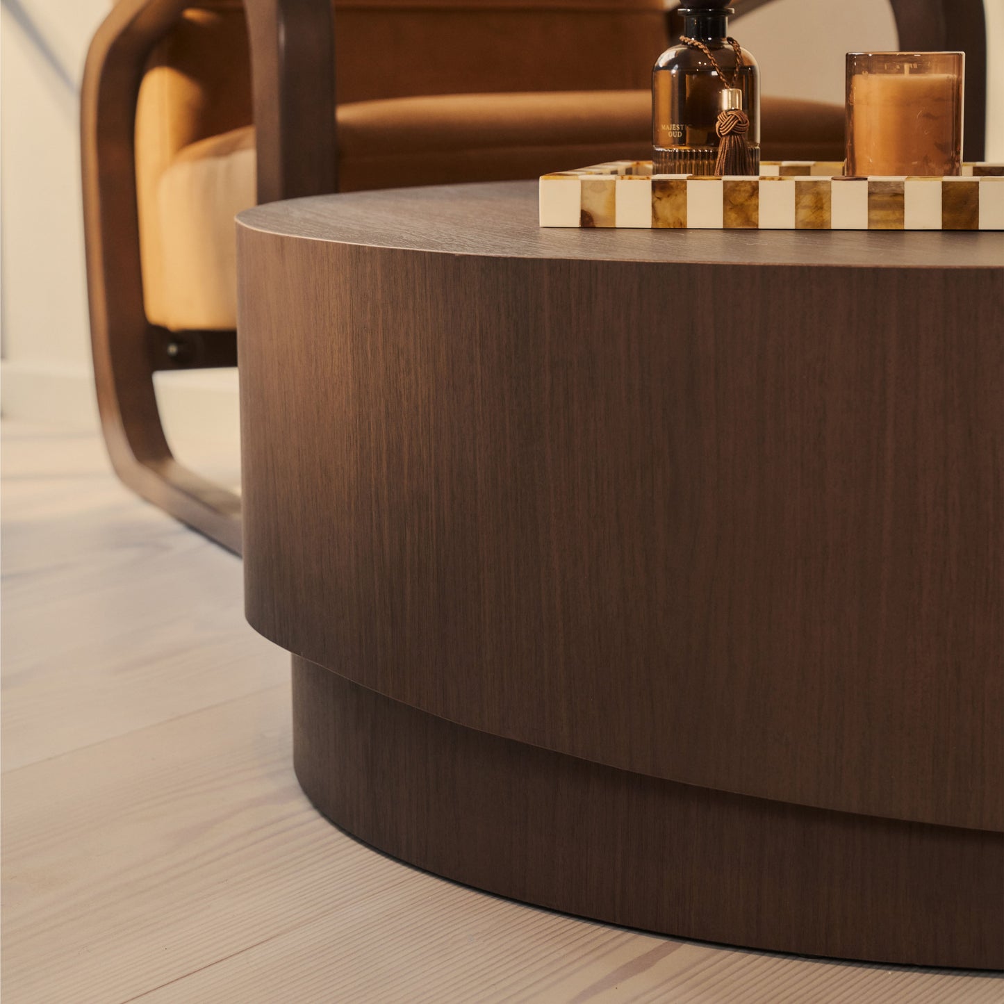 Magna - Table Basse Ondulée en Bois Foncé