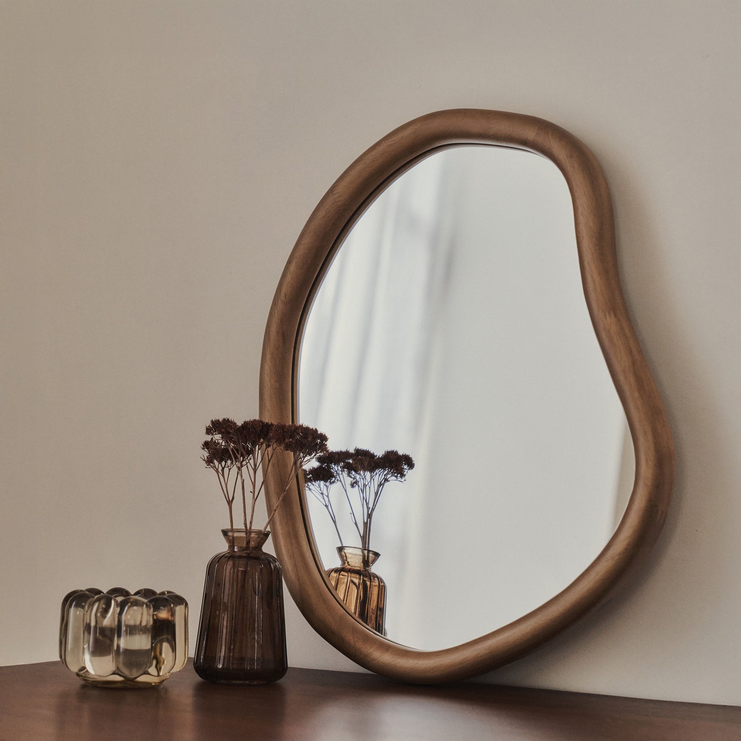 Aaliyah - Miroir Mural Irrégulier Bois Chaud 42cm x 35cm