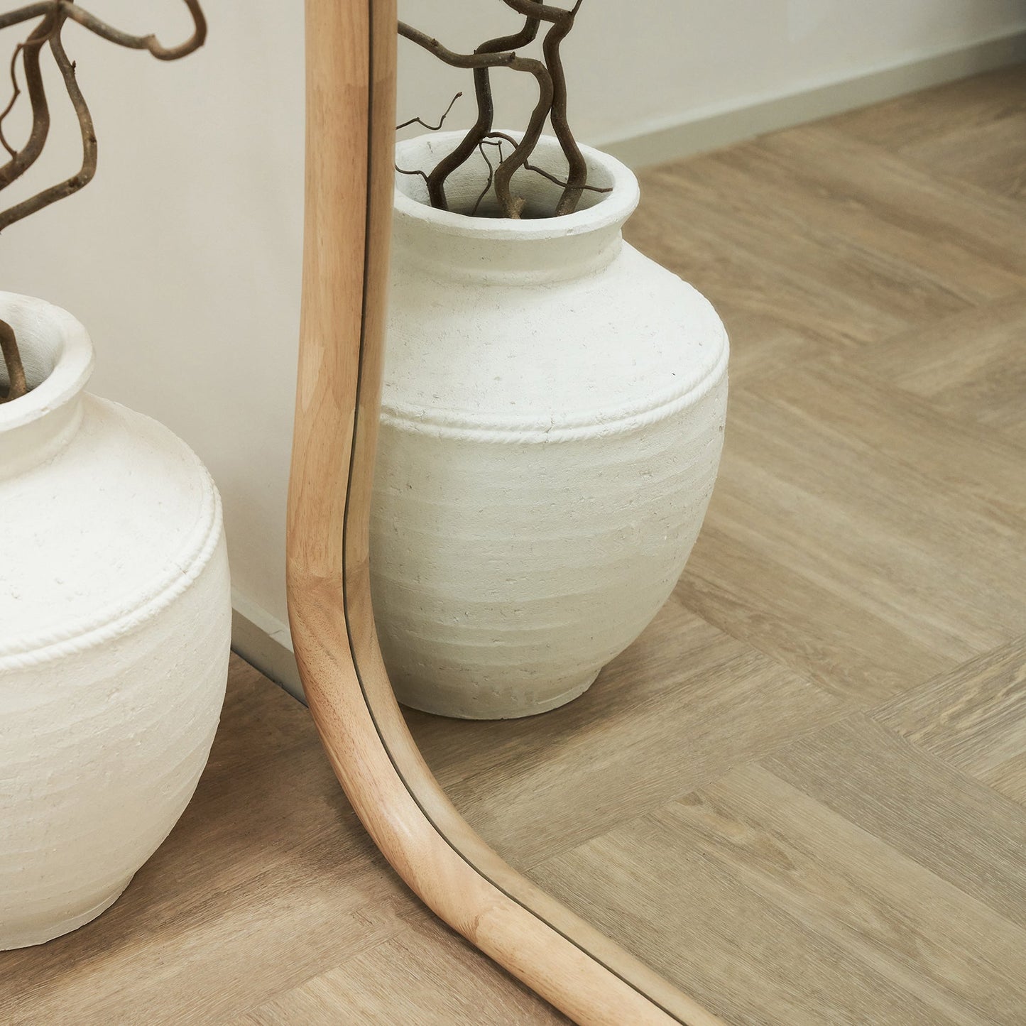 Aaliyah - Miroir irrégulier extra grand pleine longueur en bois clair 180 cm x 110 cm