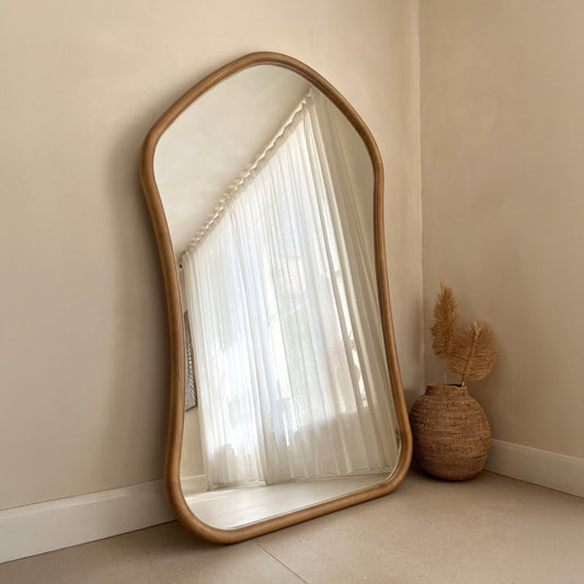 Aaliyah - Miroir irrégulier en bois chaud extra grand pleine longueur 180cm x 110cm