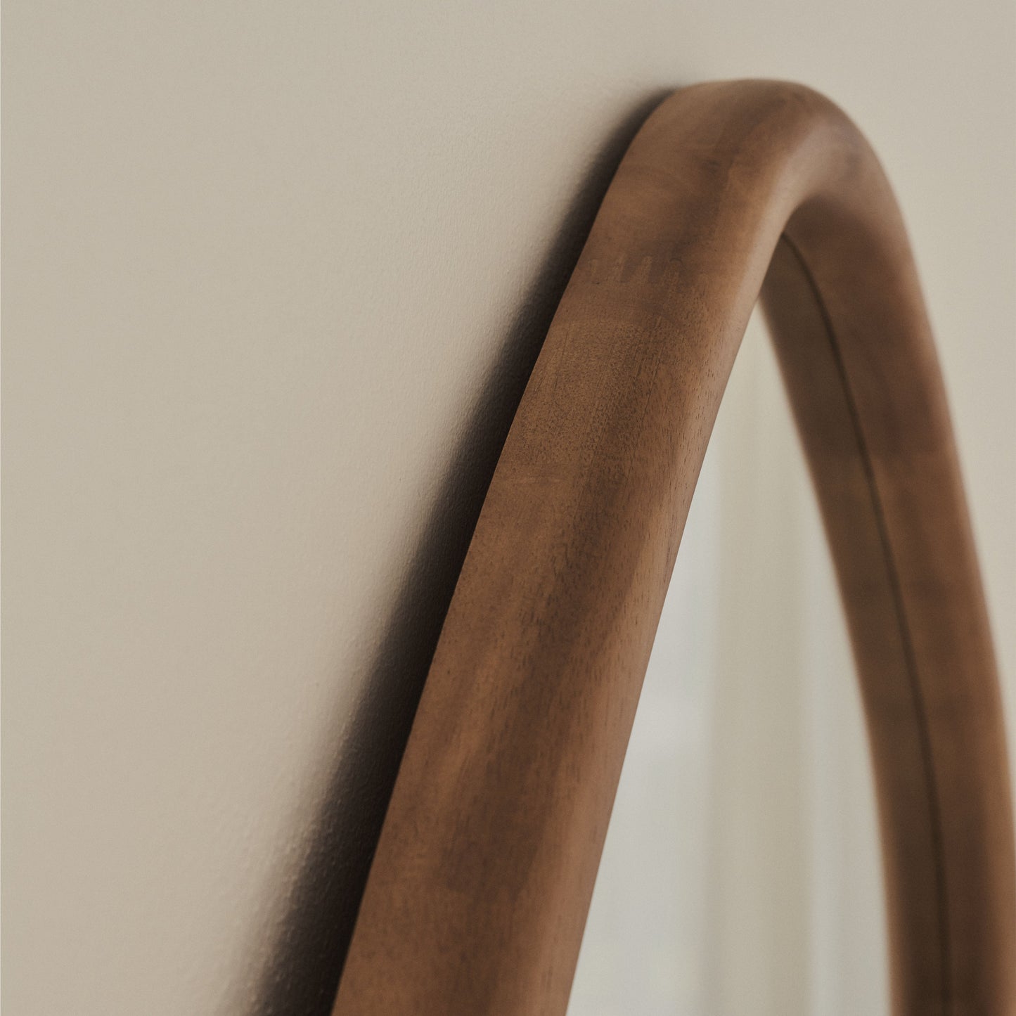 Aaliyah - Miroir irrégulier en bois chaud pleine longueur 180cm x 80cm