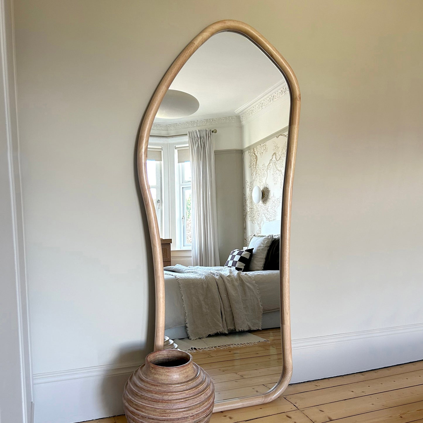 Aaliyah - Miroir irrégulier pleine longueur en bois clair 180 cm x 80 cm
