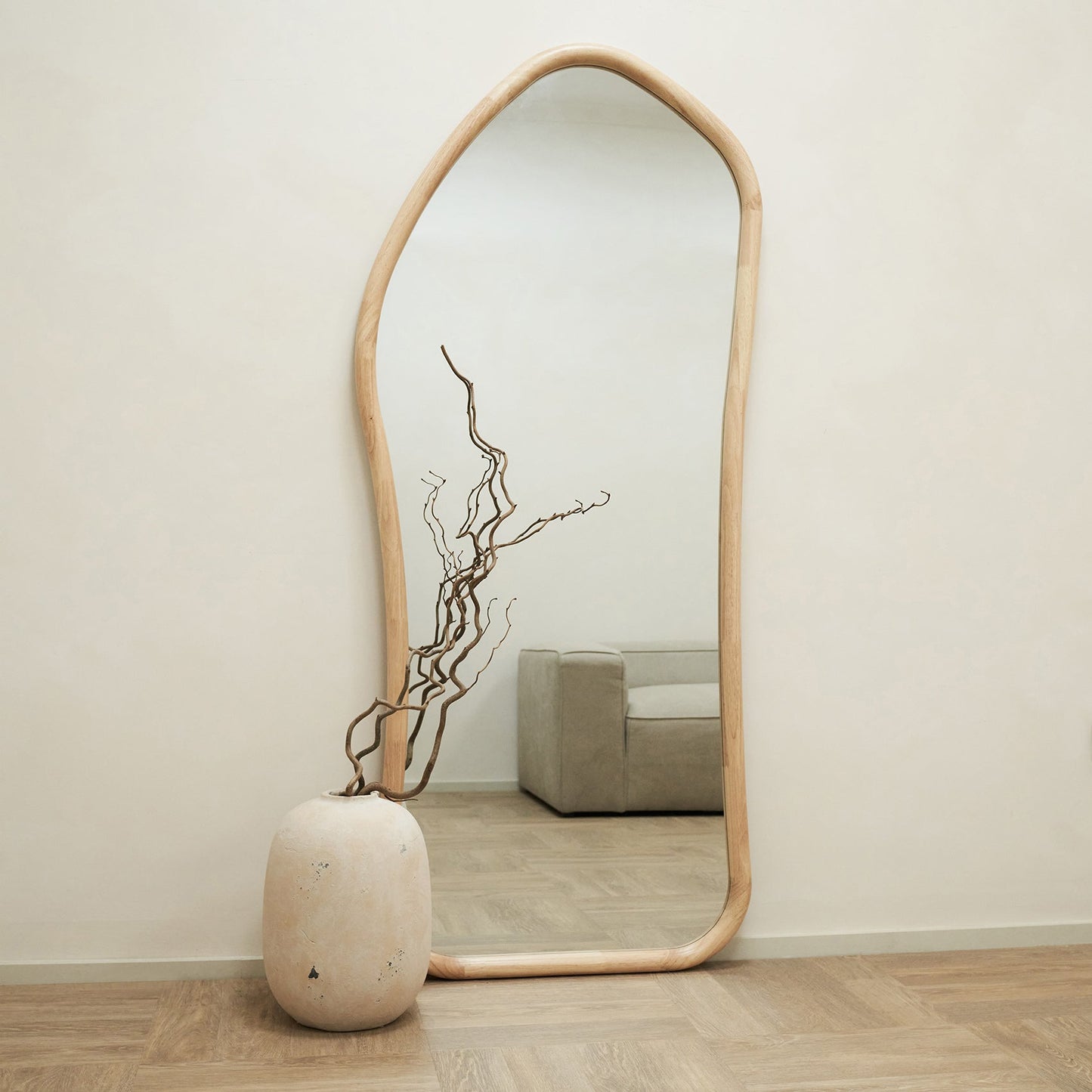 Aaliyah - Miroir irrégulier pleine longueur en bois clair 180 cm x 80 cm