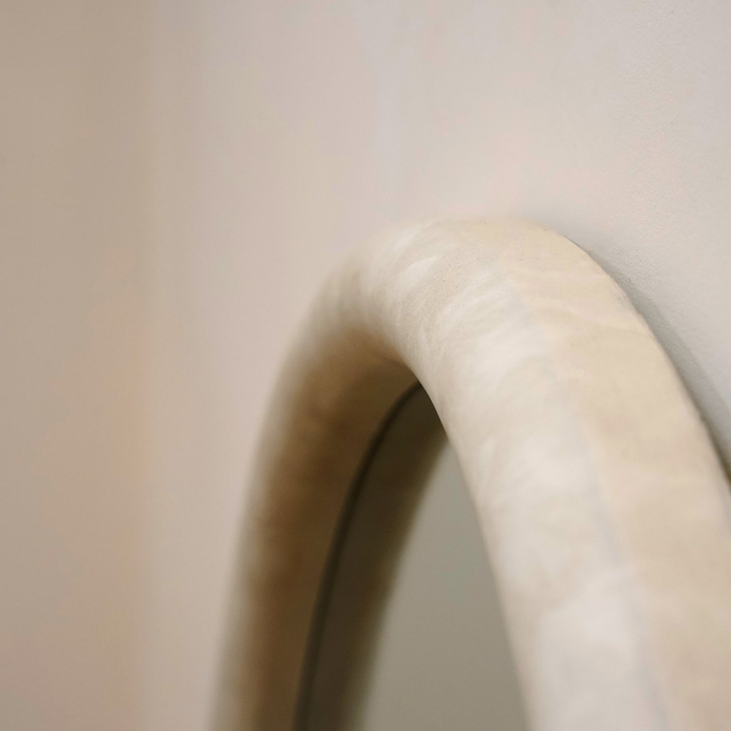 Amora - Miroir en béton grand format arche pleine longueur 172cm x 60cm