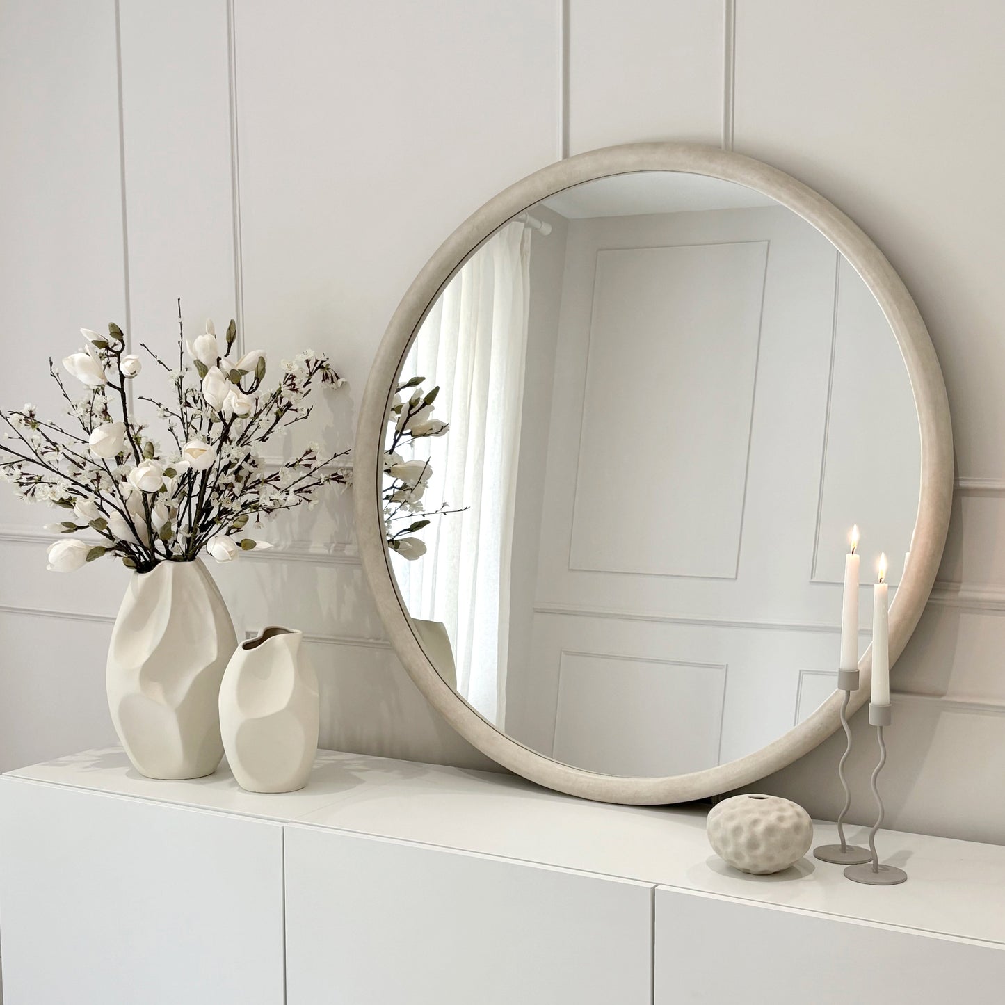 Amora - Grand Miroir Mural Rond en Béton 100cm x 100cm