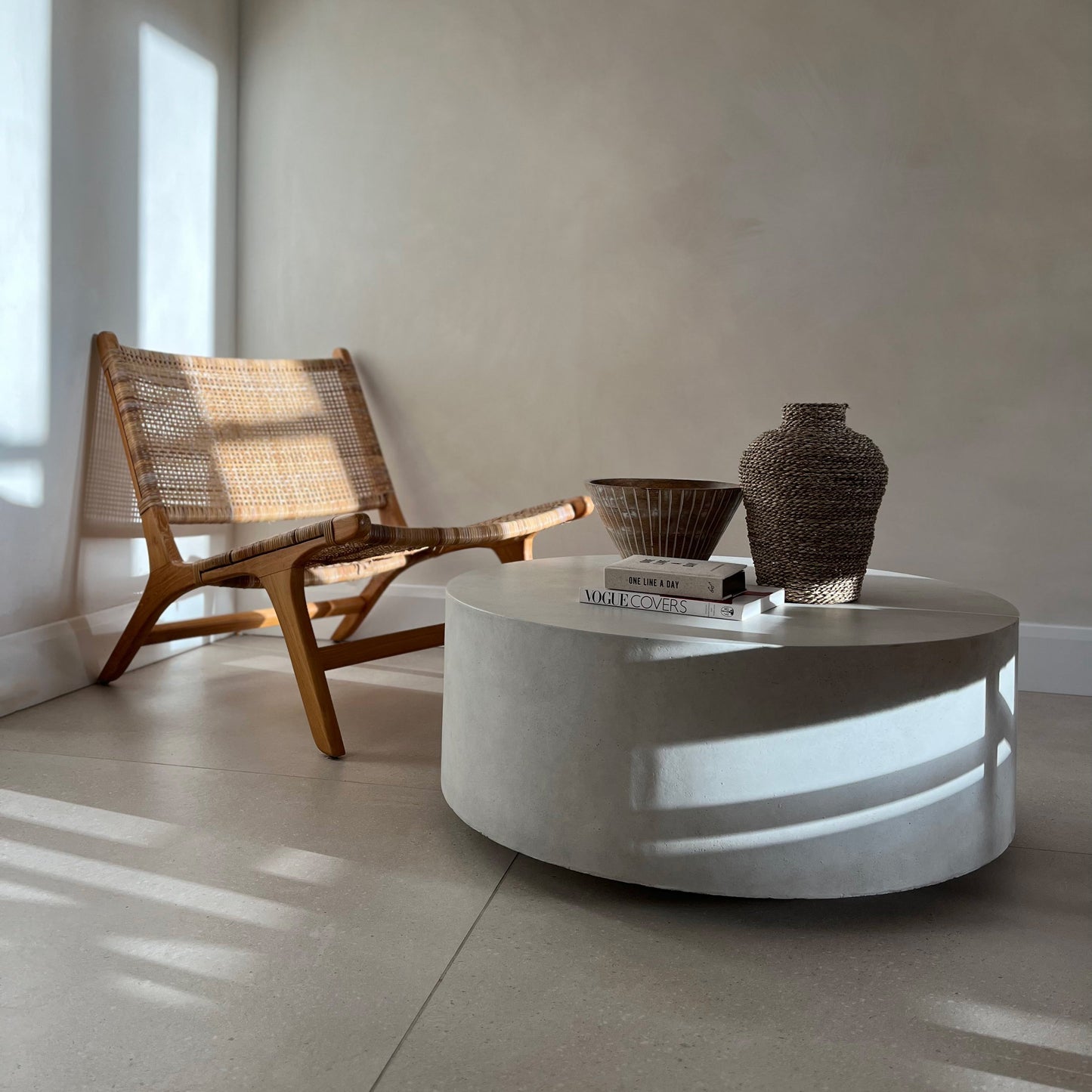 Angelo - Table Basse Ronde Minimaliste en Béton Grande