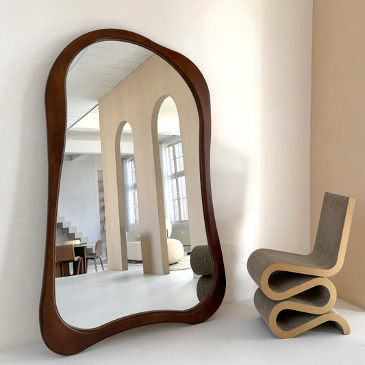 Arcurva - Miroir irrégulier extra grand pleine longueur en bois foncé 190cm x 120cm