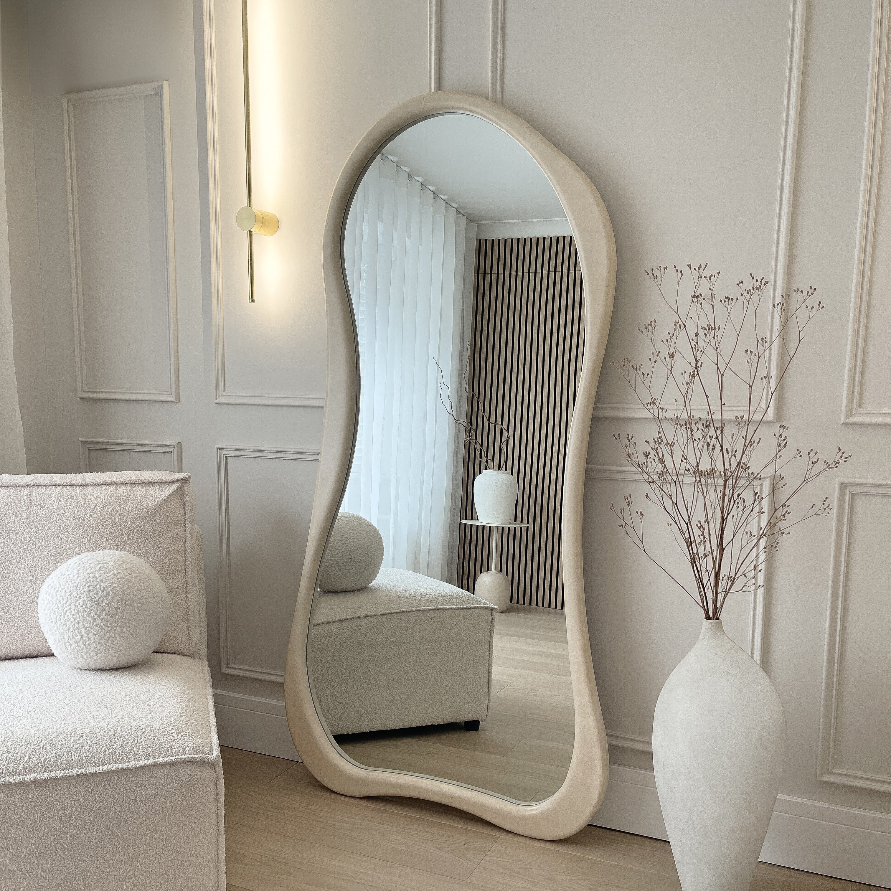 Selected Variant Image