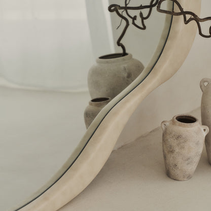 Arcurva - Grand Miroir Irrégulier en Béton pour Surcheminée 130cm x 80cm