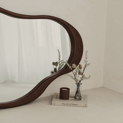 Arcurva - Grand Miroir Irrégulier à Cheminée en Bois Foncé 130cm x 80cm