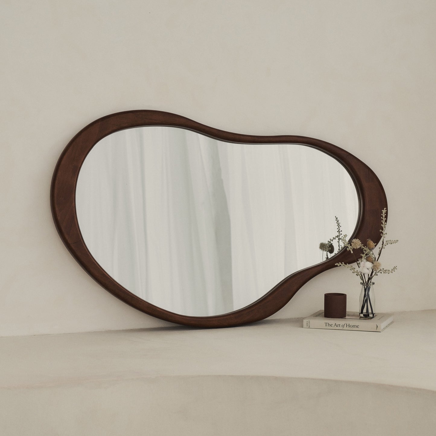 Arcurva - Grand Miroir Irrégulier à Cheminée en Bois Foncé 130cm x 80cm