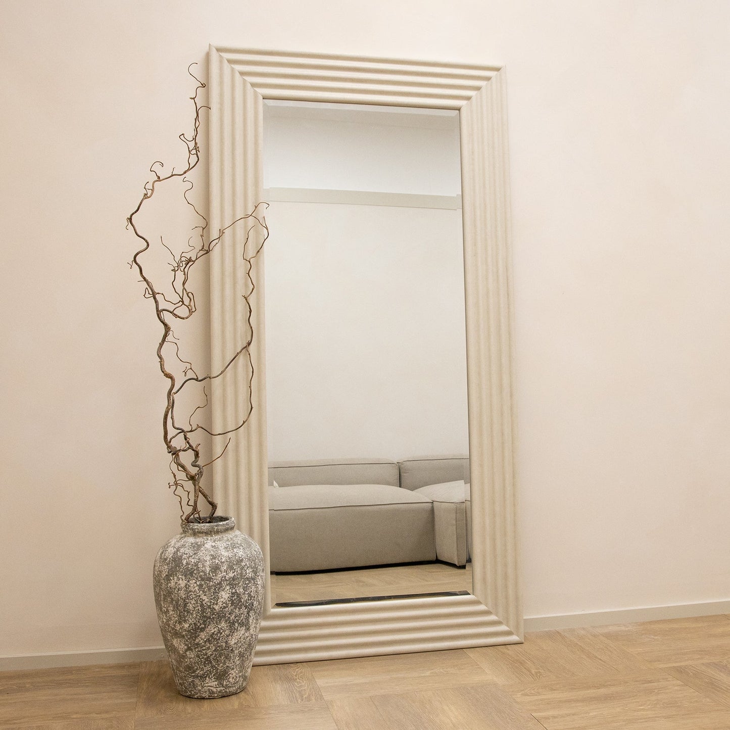 Aurora - Miroir en béton nervuré pleine longueur 180cm x 90cm