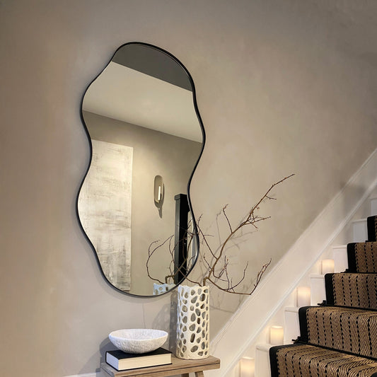 Ava - Miroir irrégulier en forme d'étang noir 125 cm x 65 cm