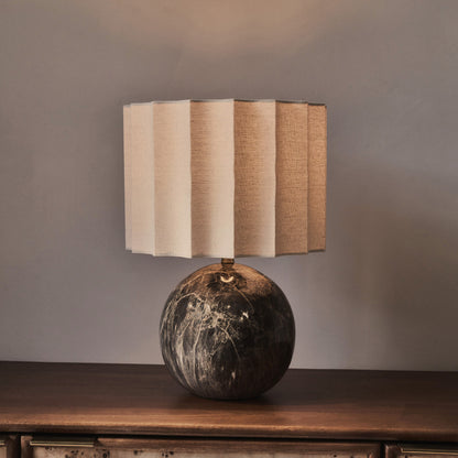 Caia - Lampe de table à abat-jour scallop Dark Emperador