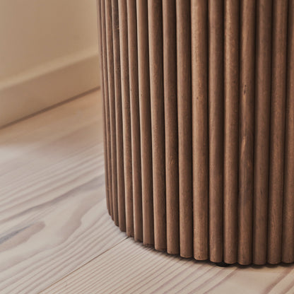 Sloane - Table d'Appoint Ronde en Marbre Dark Emperador et Bois Chaud Premium