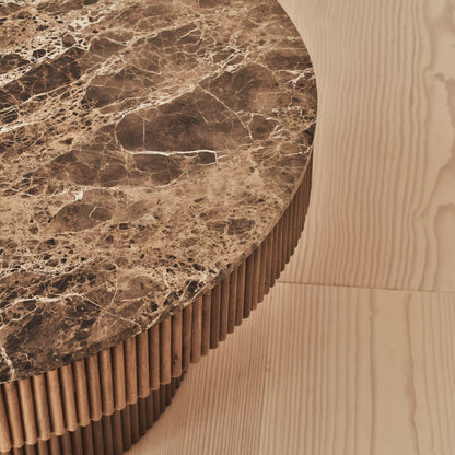 Sloane - Table basse ronde en marbre Dark Emperador et bois chaud premium