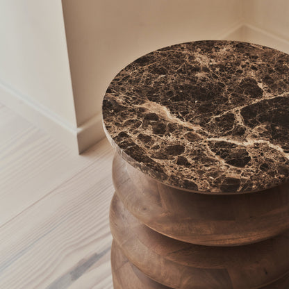 Orinthia - Table d'Appoint Ronde en Bois Foncé et Marbre Dark Emperador Premium