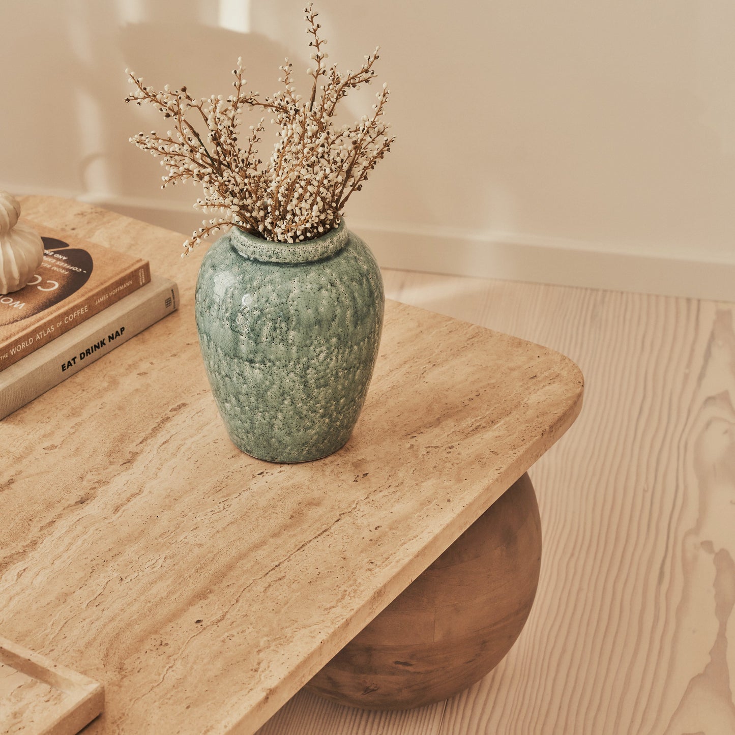 Melrose - Table basse rectangulaire premium en travertin beige et bois chaud
