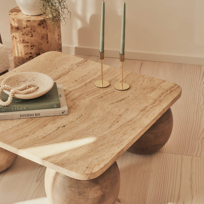 Melrose - Table basse carrée premium en travertin beige et bois chaud