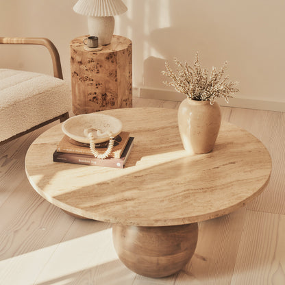 Melrose - Table basse ronde en travertin beige et bois chaud premium