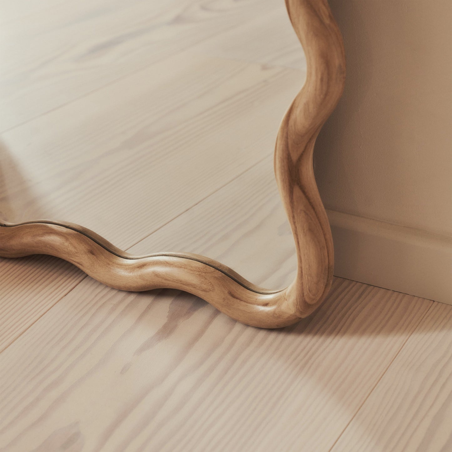 Marea - Miroir rétro ondulé en bois clair pleine longueur 170cm x 80cm