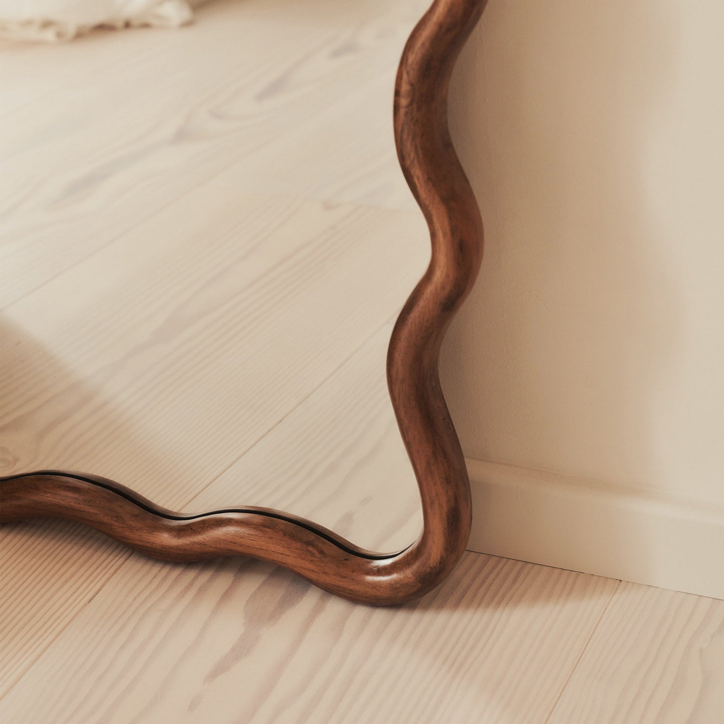 Marea - Miroir rétro ondulé en bois foncé, pleine longueur 170cm x 80cm