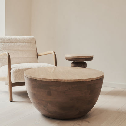 Lyra - Table basse ronde premium en travertin beige et bois chaud