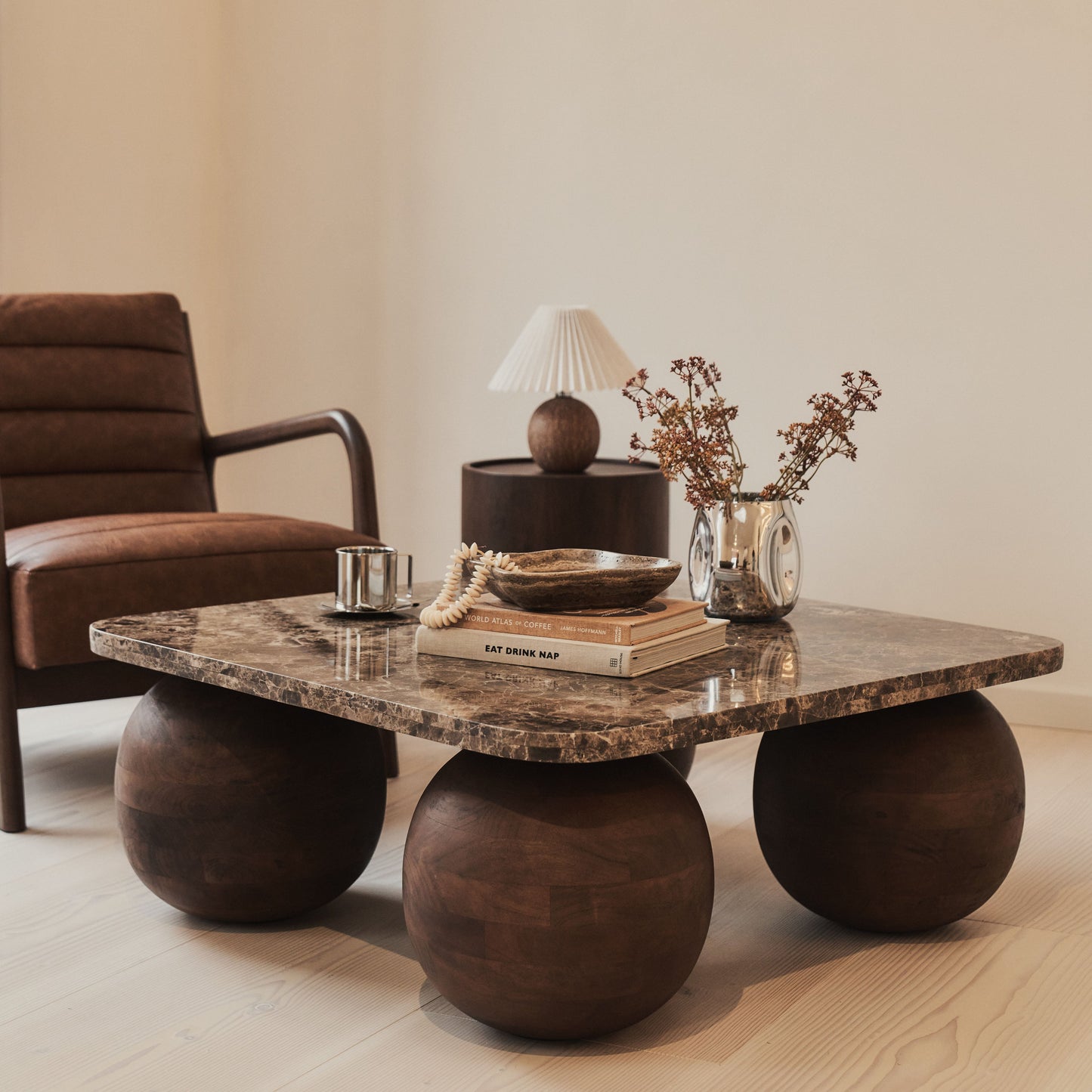 Melrose - Table basse carrée premium en bois foncé avec marbre Dark Emperador