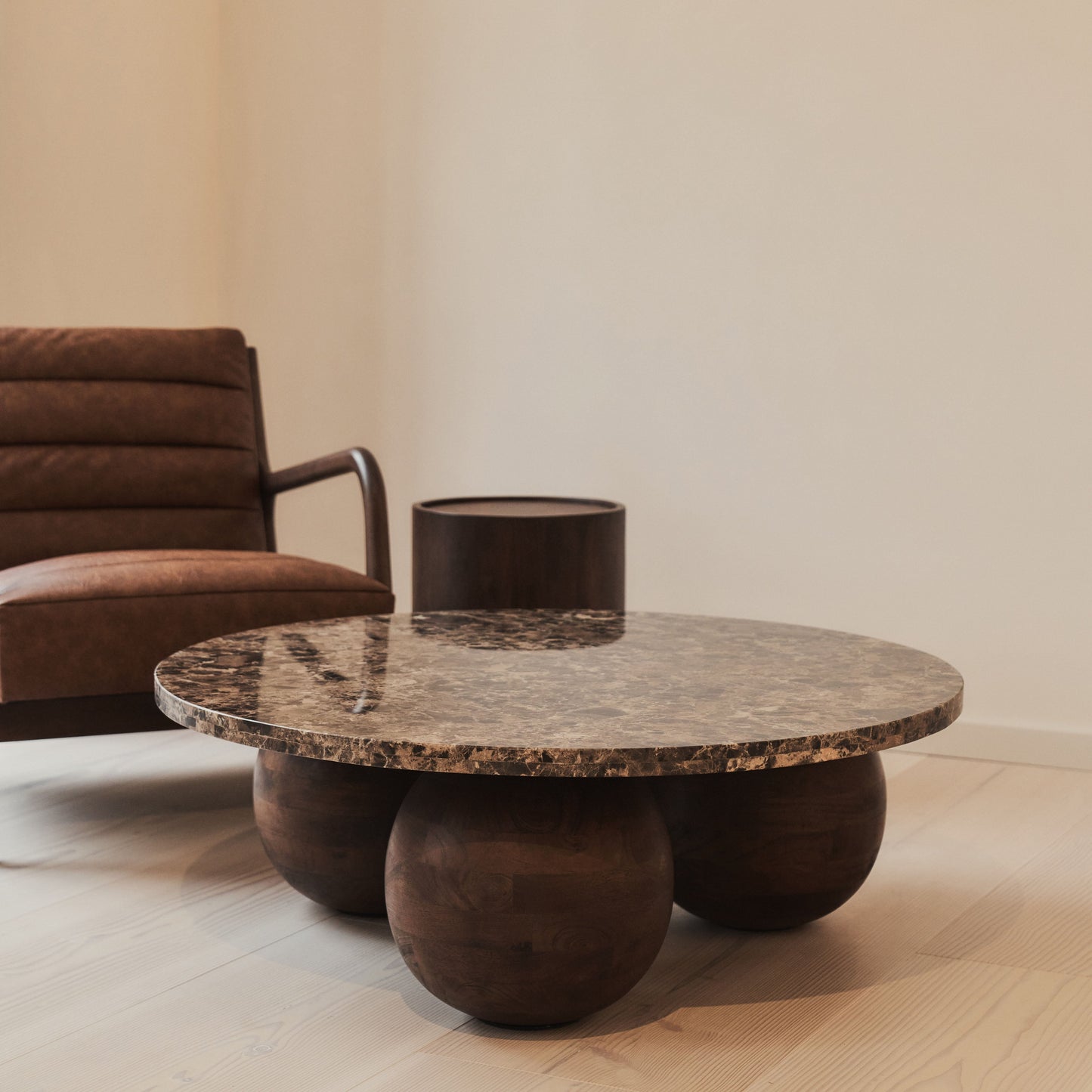 Melrose - Table basse ronde premium en bois foncé et marbre Dark Emperador