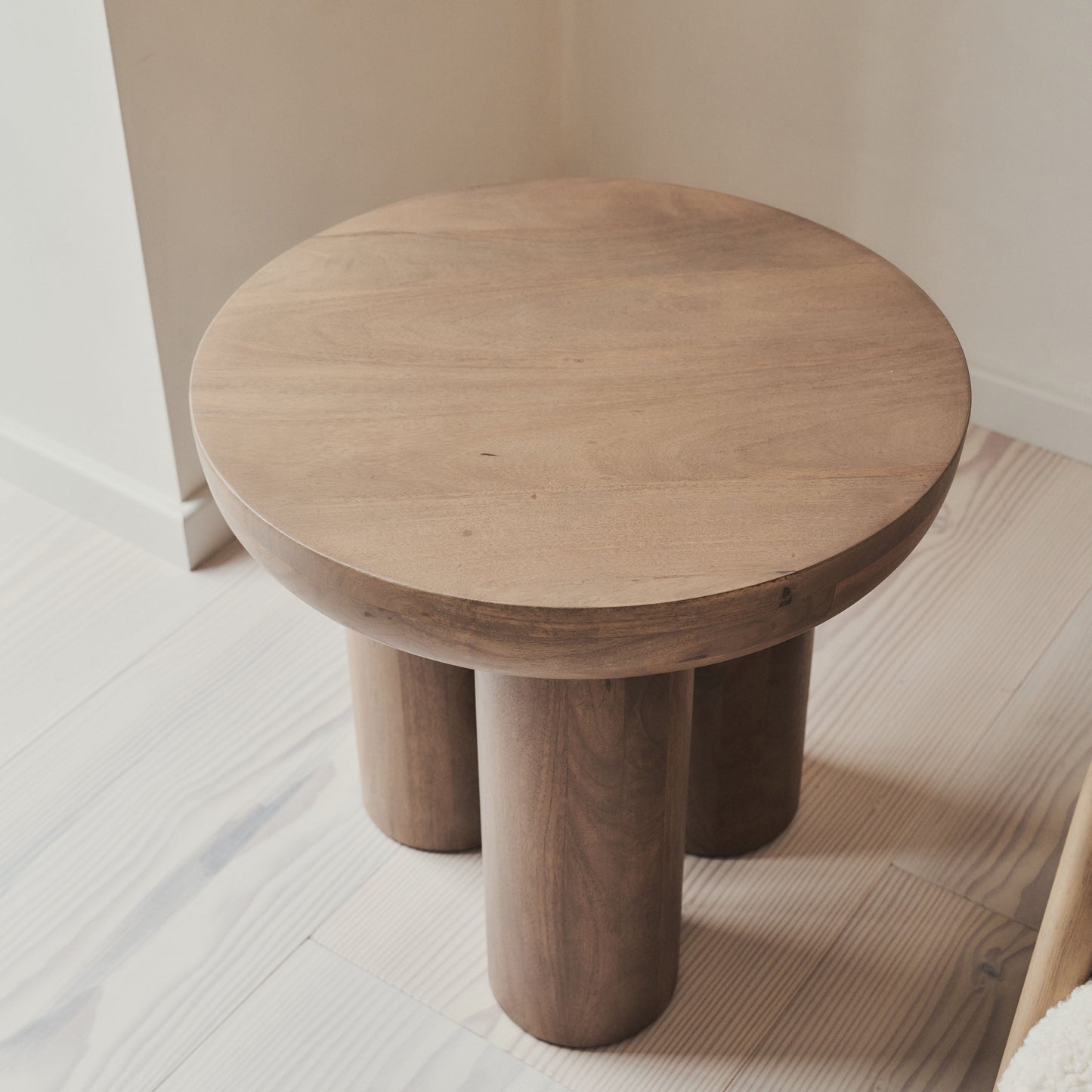 Vermont - Table d'appoint ronde premium en bois chaud