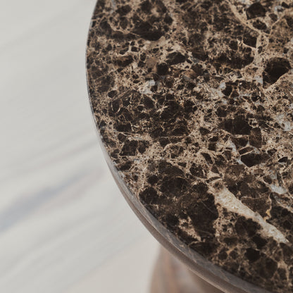 Belgravia - Table d'Appoint Ronde en Marbre Dark Emperador et Bois Foncé Premium