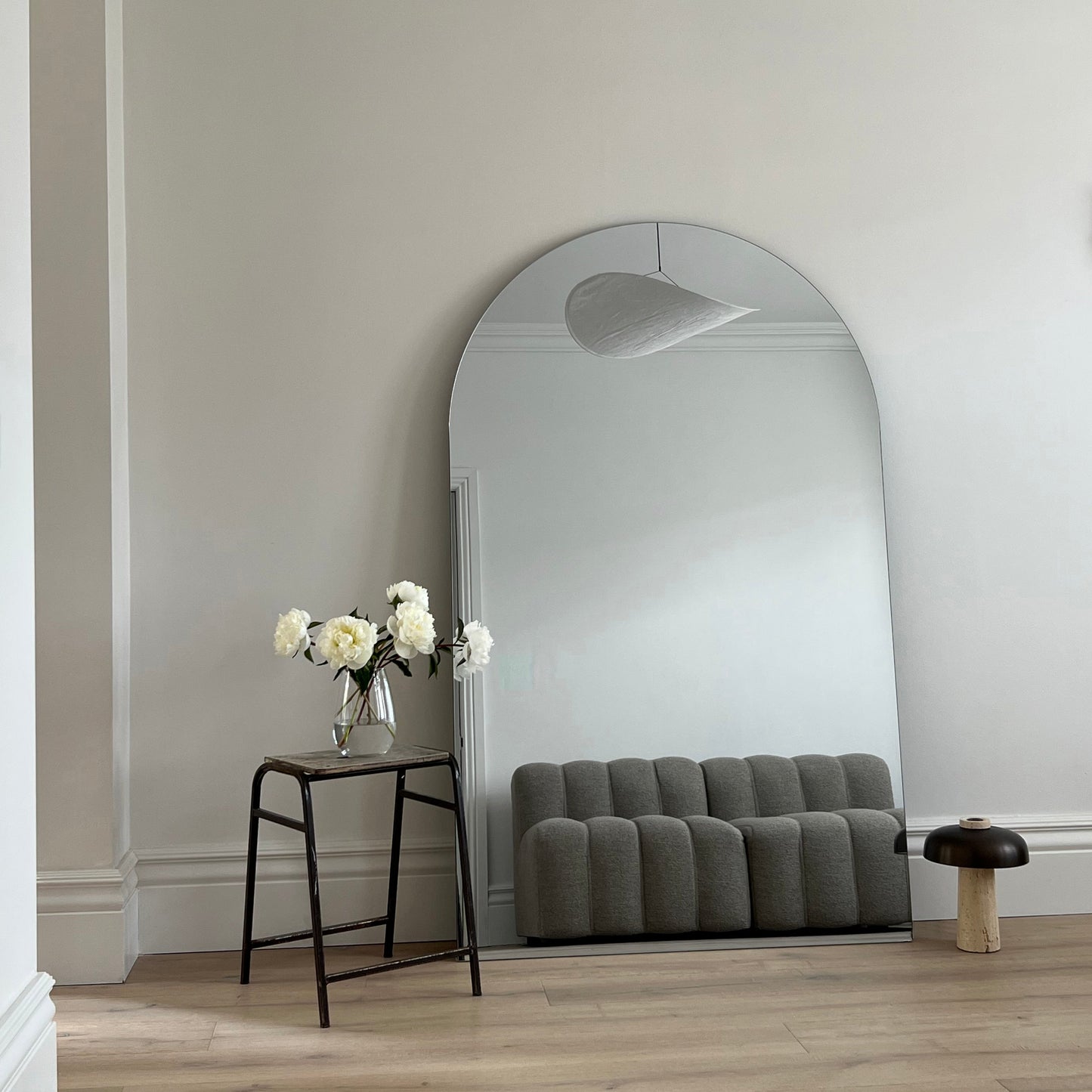 Edge - Miroir sans cadre extra large en arc, pleine longueur 179cm x 110cm