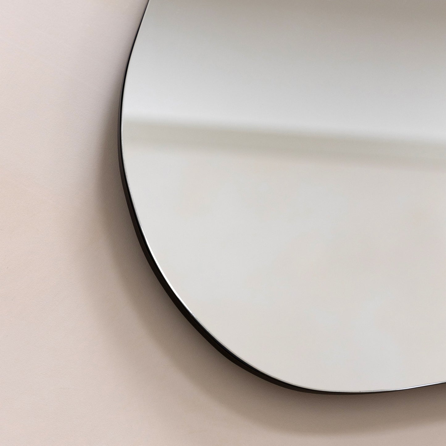 Edge - Miroir sans cadre irrégulier étang 84cm x 64cm