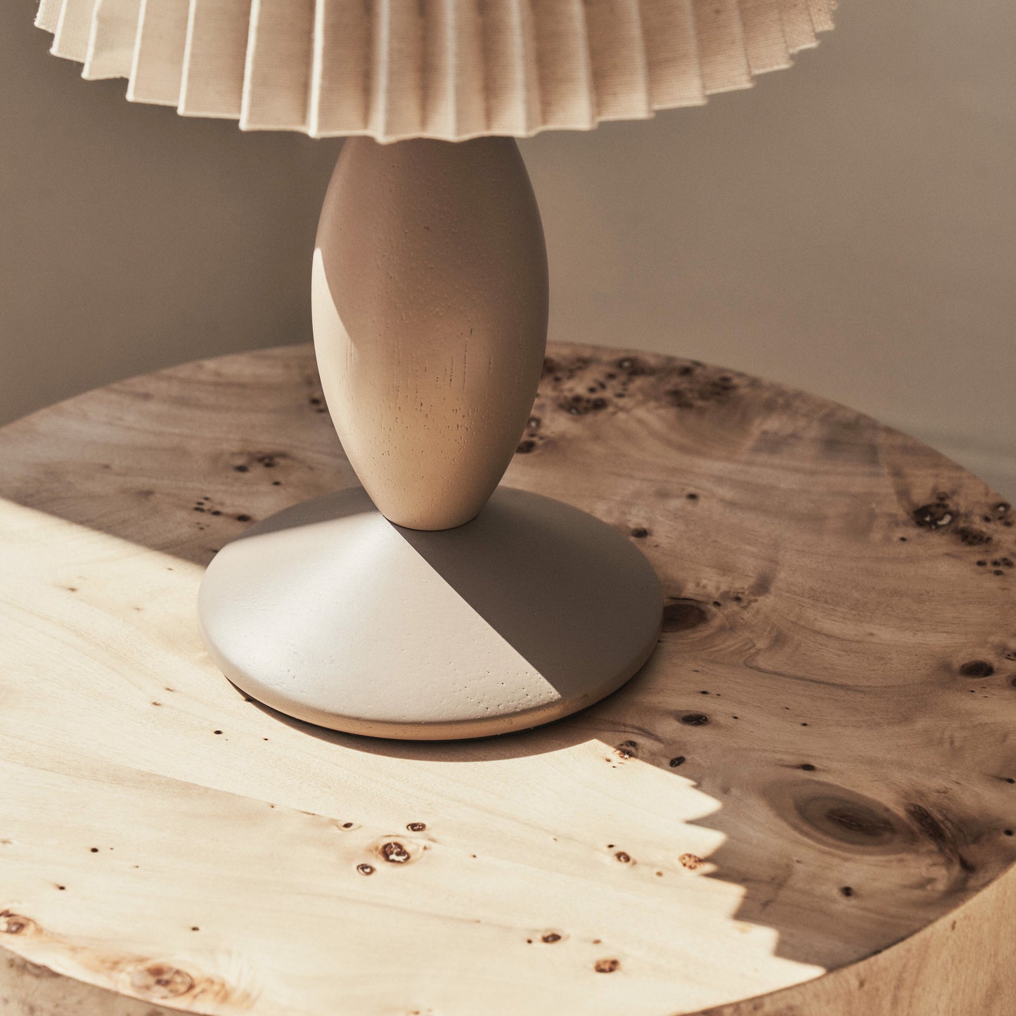 Elba - Lampe de table avec abat-jour plissé beige