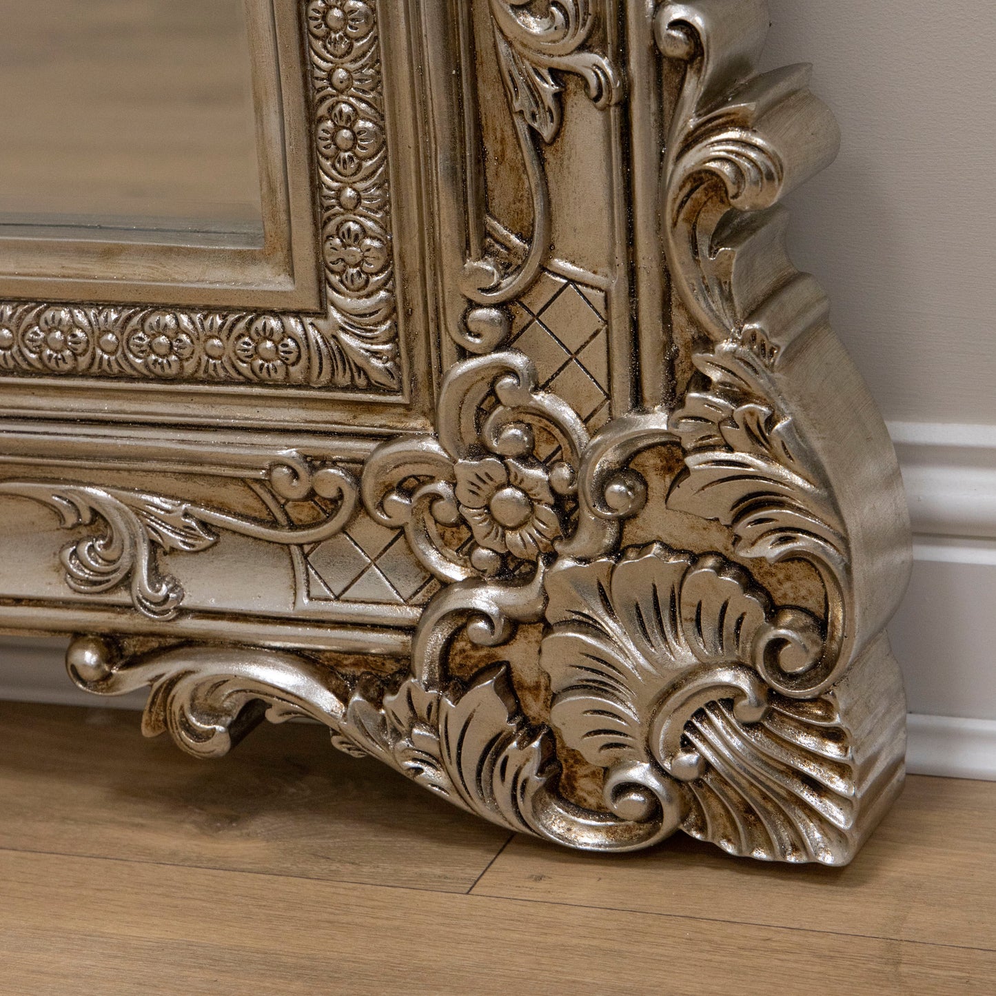 Ella Grande - Miroir sur Pied Orné Champagne 190cm x 140cm